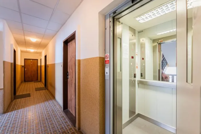 Pronájem bytu 1+kk, Praha - Karlín, Peckova, 34 m2