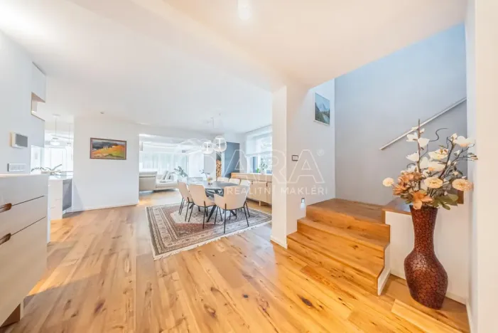 Prodej rodinného domu, Praha - Újezd nad Lesy, Hulická, 420 m2
