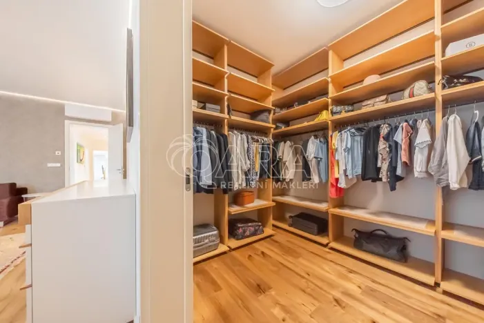 Prodej rodinného domu, Praha - Újezd nad Lesy, Hulická, 420 m2