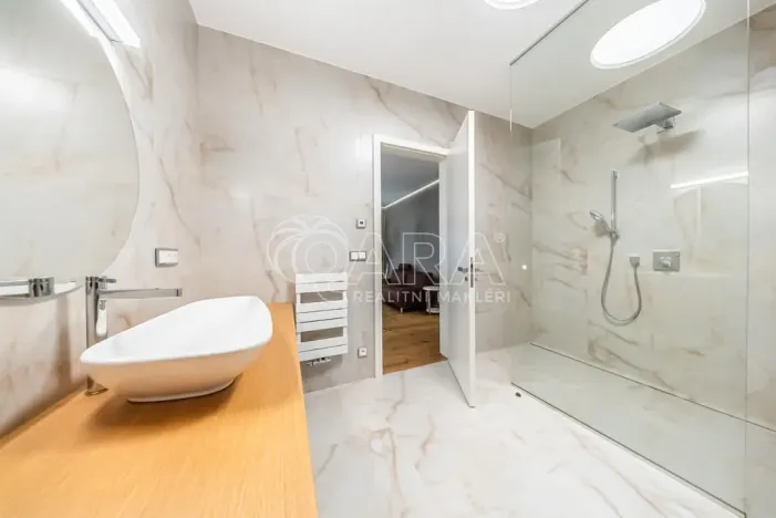 Prodej rodinného domu, Praha - Újezd nad Lesy, Hulická, 420 m2
