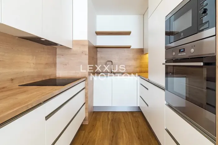 Pronájem bytu 2+kk, Praha - Karlín, Nekvasilova, 60 m2