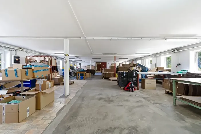 Prodej výrobních prostor, Věžky, 2200 m2