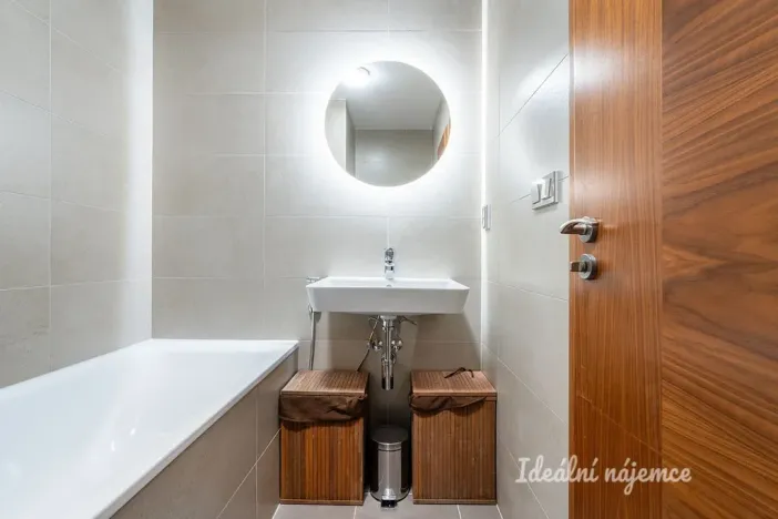 Pronájem bytu 2+kk, Praha - Smíchov, Jeřabinová, 53 m2