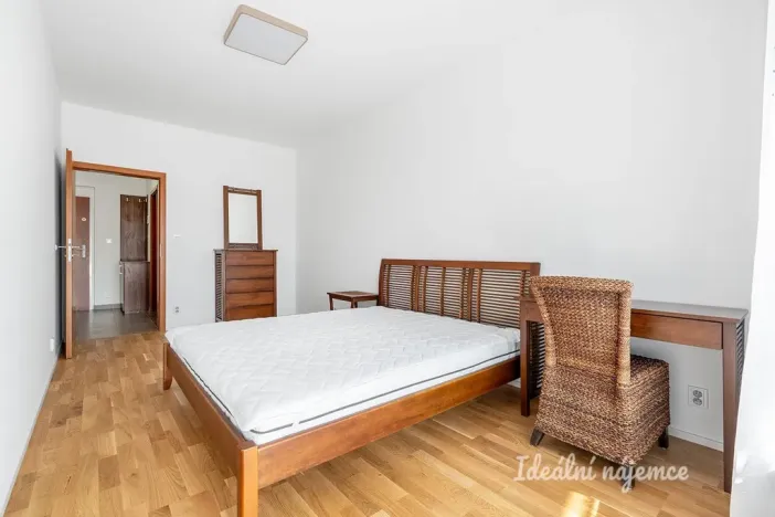 Pronájem bytu 2+kk, Praha - Smíchov, Jeřabinová, 53 m2