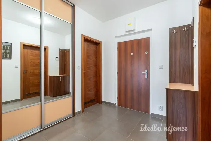 Pronájem bytu 2+kk, Praha - Smíchov, Jeřabinová, 53 m2