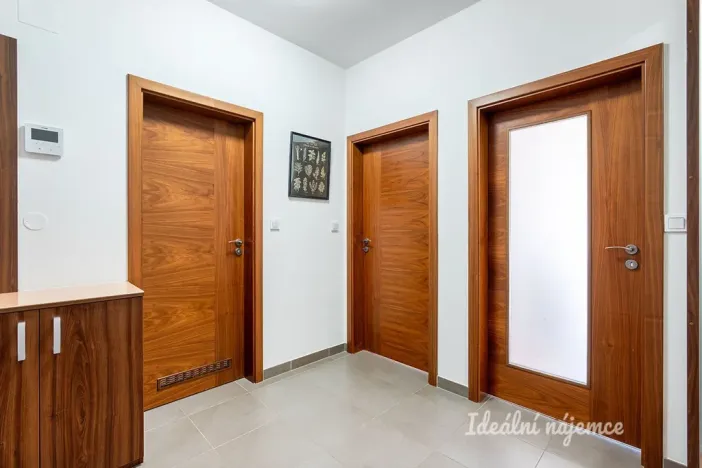 Pronájem bytu 2+kk, Praha - Smíchov, Jeřabinová, 53 m2