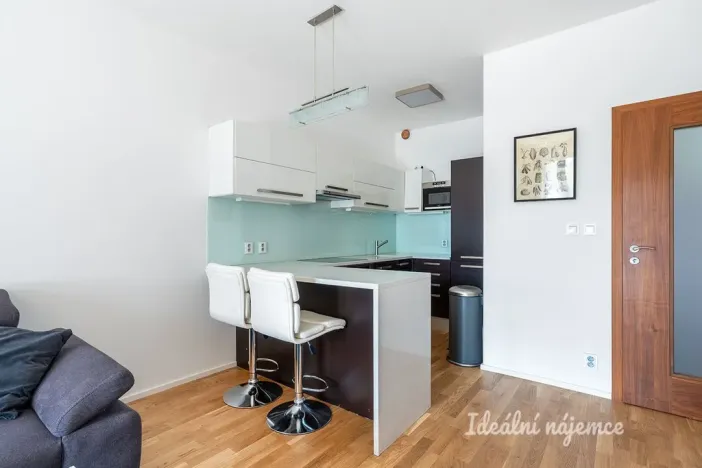 Pronájem bytu 2+kk, Praha - Smíchov, Jeřabinová, 53 m2