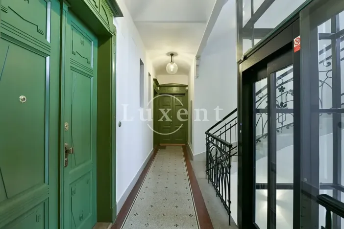 Pronájem bytu 2+kk, Praha - Vinohrady, náměstí Jiřího z Poděbrad, 56 m2