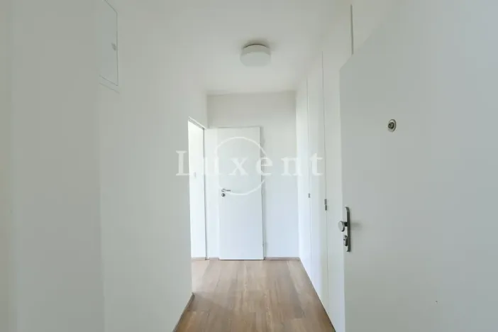 Pronájem bytu 1+kk, Praha - Vinohrady, Lucemburská, 30 m2