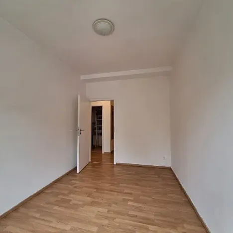 Pronájem bytu 2+1, Praha - Smíchov, Podbělohorská, 42 m2