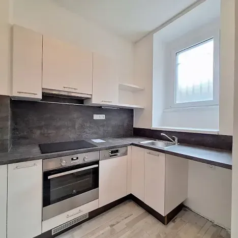 Pronájem bytu 1+kk, Praha - Strašnice, Černokostelecká, 33 m2