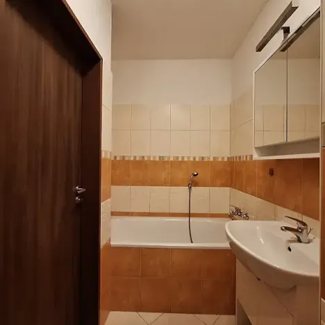 Pronájem bytu 1+kk, Praha - Strašnice, Černokostelecká, 33 m2