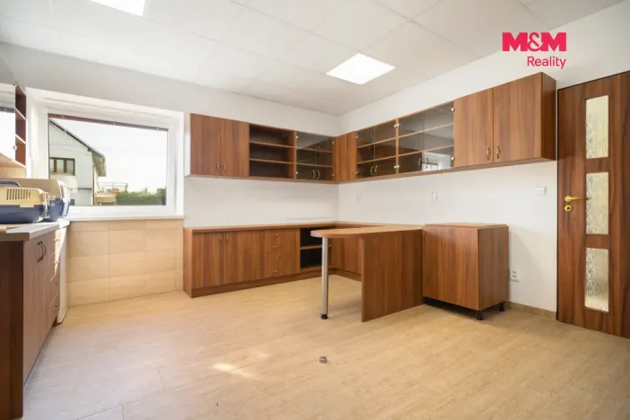 Prodej obchodního prostoru, Lázně Bohdaneč, Škroupova, 107 m2