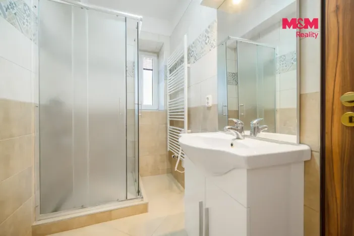 Prodej obchodního prostoru, Lázně Bohdaneč, Škroupova, 107 m2