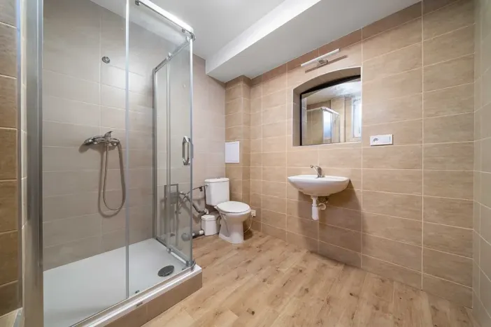 Pronájem obchodního prostoru, Plzeň, Dvorní, 127 m2