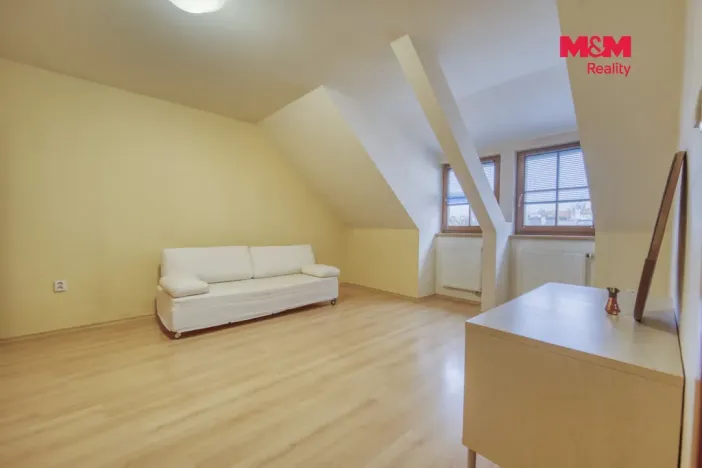 Pronájem bytu 4+kk, Bor, náměstí Republiky, 122 m2
