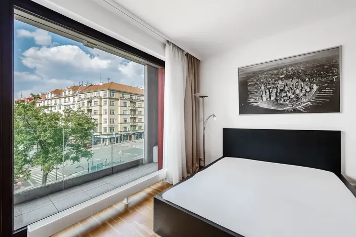 Pronájem bytu 1+kk, Praha - Vinohrady, Korunní, 47 m2