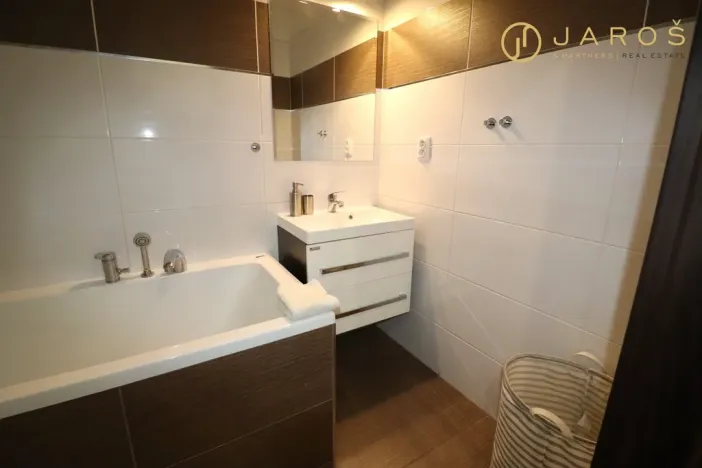 Pronájem bytu 2+1, Kadaň, Budovatelů, 55 m2