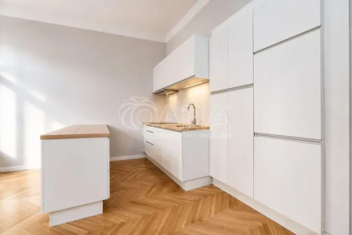 Pronájem bytu 3+kk, Praha - Nové Město, Ječná, 107 m2