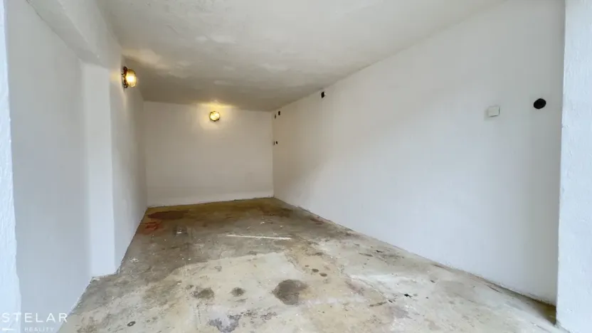Pronájem garáže, Třebíč, Kubišova, 19 m2