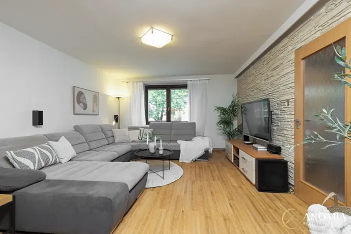 Prodej rodinného domu, Tučín, 332 m2