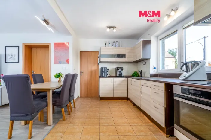 Prodej bytu 3+1, Milovice, Mírová, 93 m2