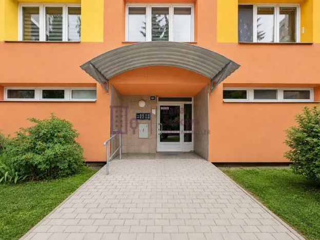 Pronájem bytu 2+kk, Jindřichův Hradec - Jindřichův Hradec III, sídliště Vajgar, 47 m2