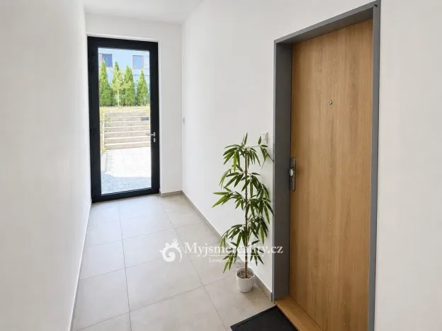 Pronájem bytu 1+kk, Znojmo, Jarošova, 32 m2
