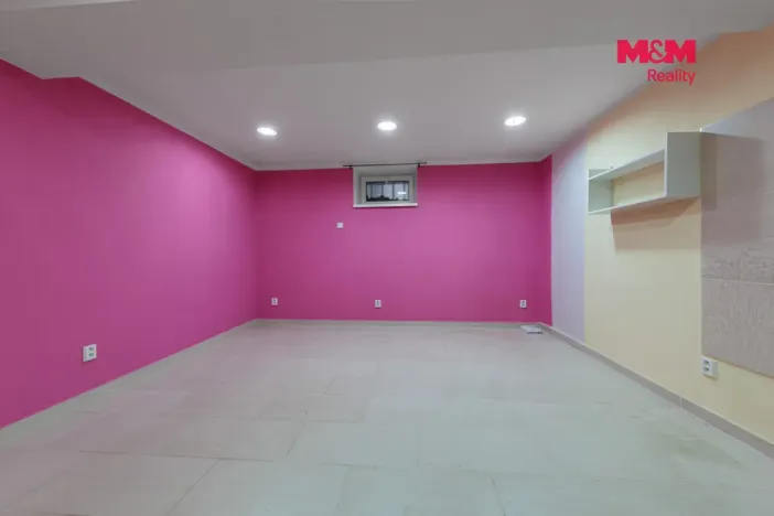 Prodej obchodního prostoru, Karlovy Vary - Drahovice, Vítězná, 147 m2