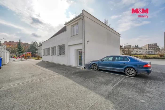 Pronájem obchodního prostoru, Plzeň - Lobzy, Blatenská, 360 m2