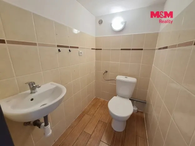 Prodej obchodního prostoru, Karlovy Vary - Rybáře, Sokolovská, 120 m2