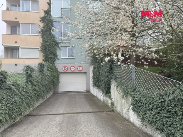 Prodej garážového stání, Praha - Kbely, Pod Nouzovem, 16 m2