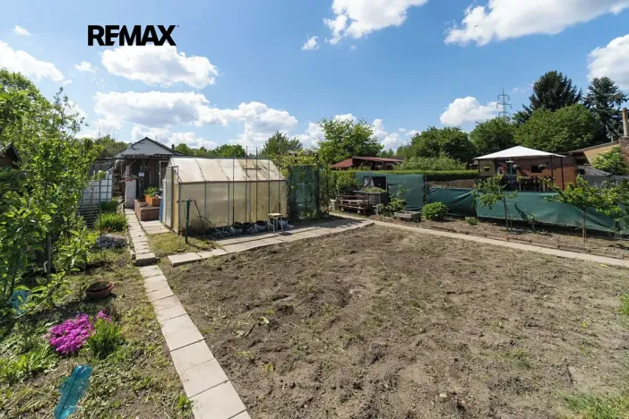 Prodej zahrady, Rybitví, 260 m2