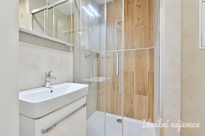 Pronájem bytu 2+kk, Brno, Blatnická, 43 m2