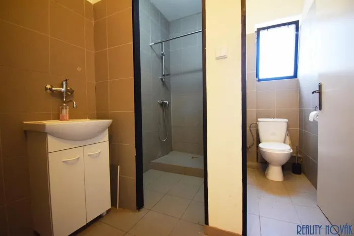 Pronájem bytu 1+1, Ústí nad Labem - Krásné Březno, Drážďanská, 42 m2