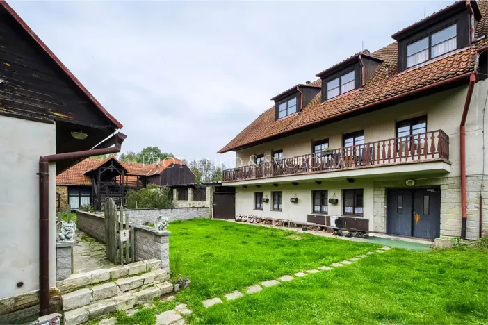 Prodej ubytování, Červená Lhota, 1220 m2