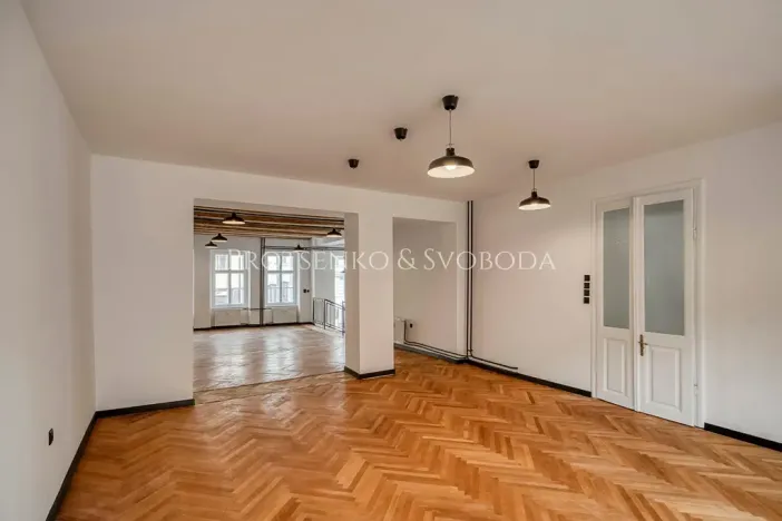 Pronájem kanceláře, Třebíč, Hasskova, 127 m2
