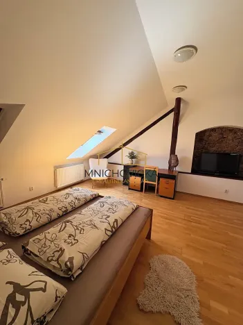 Pronájem bytu 3+kk, Žebrák, Náměstí, 87 m2
