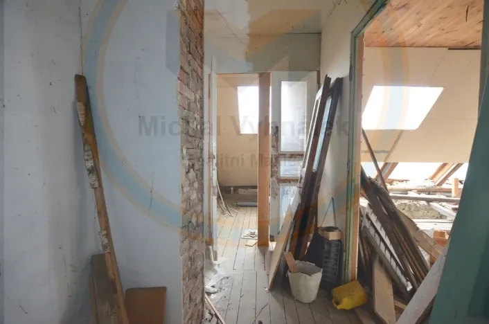 Pronájem komerční, Hrobce, 130 m2