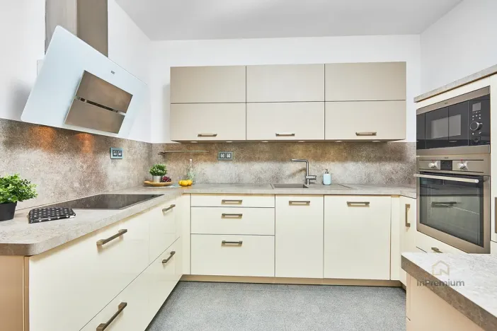 Prodej bytu 2+kk, Plzeň - Doubravka, Na Terasách, 76 m2