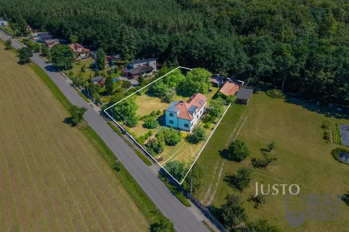 Prodej rodinného domu, Charvatce, 250 m2