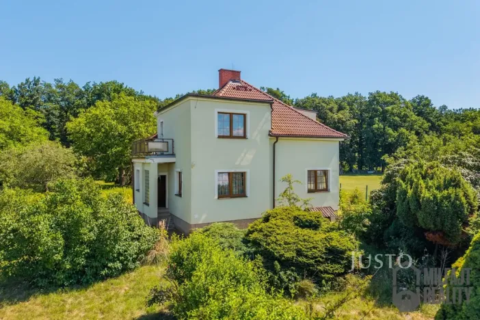 Prodej rodinného domu, Charvatce, 250 m2
