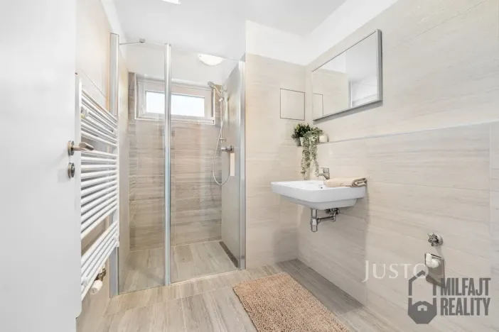 Pronájem bytu 1+kk, Liberec - Liberec III-Jeřáb, U Nisy, 54 m2