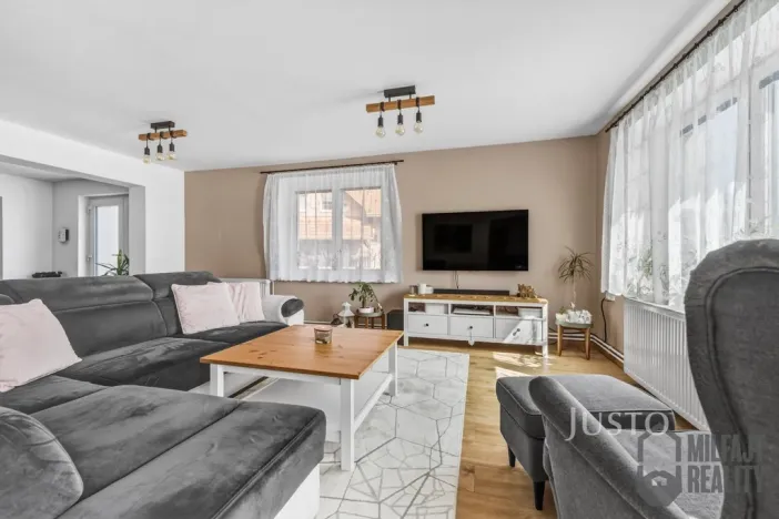 Prodej rodinného domu, Jindřichovice pod Smrkem, 205 m2
