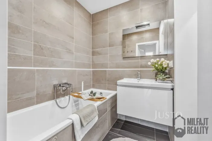Prodej bytu 3+kk, Liberec, Podzimní, 67 m2