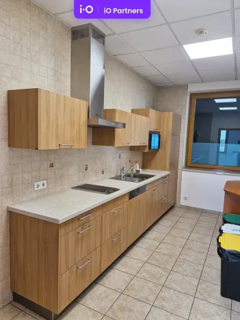 Pronájem kanceláře, Praha - Ruzyně, U letiště, 350 m2
