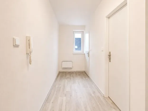 Pronájem bytu 2+1, Karlovy Vary - Stará Role, Závodu míru, 65 m2