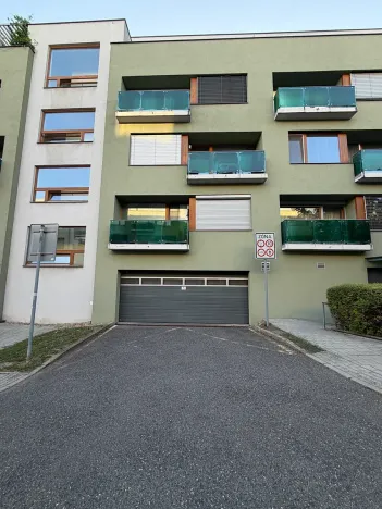 Prodej garážového stání, Praha - Jinonice, Břežánecká, 20 m2