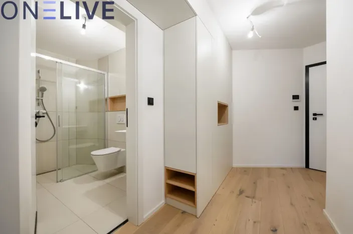 Pronájem bytu 1+kk, Praha, Krymská, 36 m2