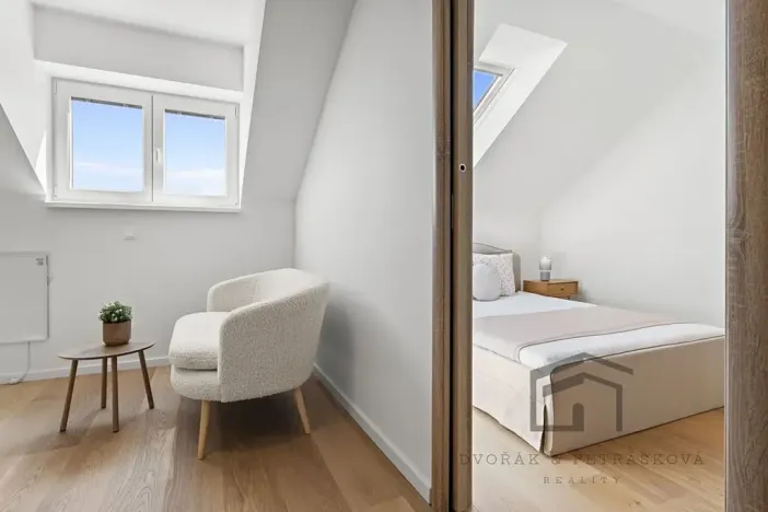 Pronájem bytu 2+kk, Praha - Nusle, U křížku, 36 m2